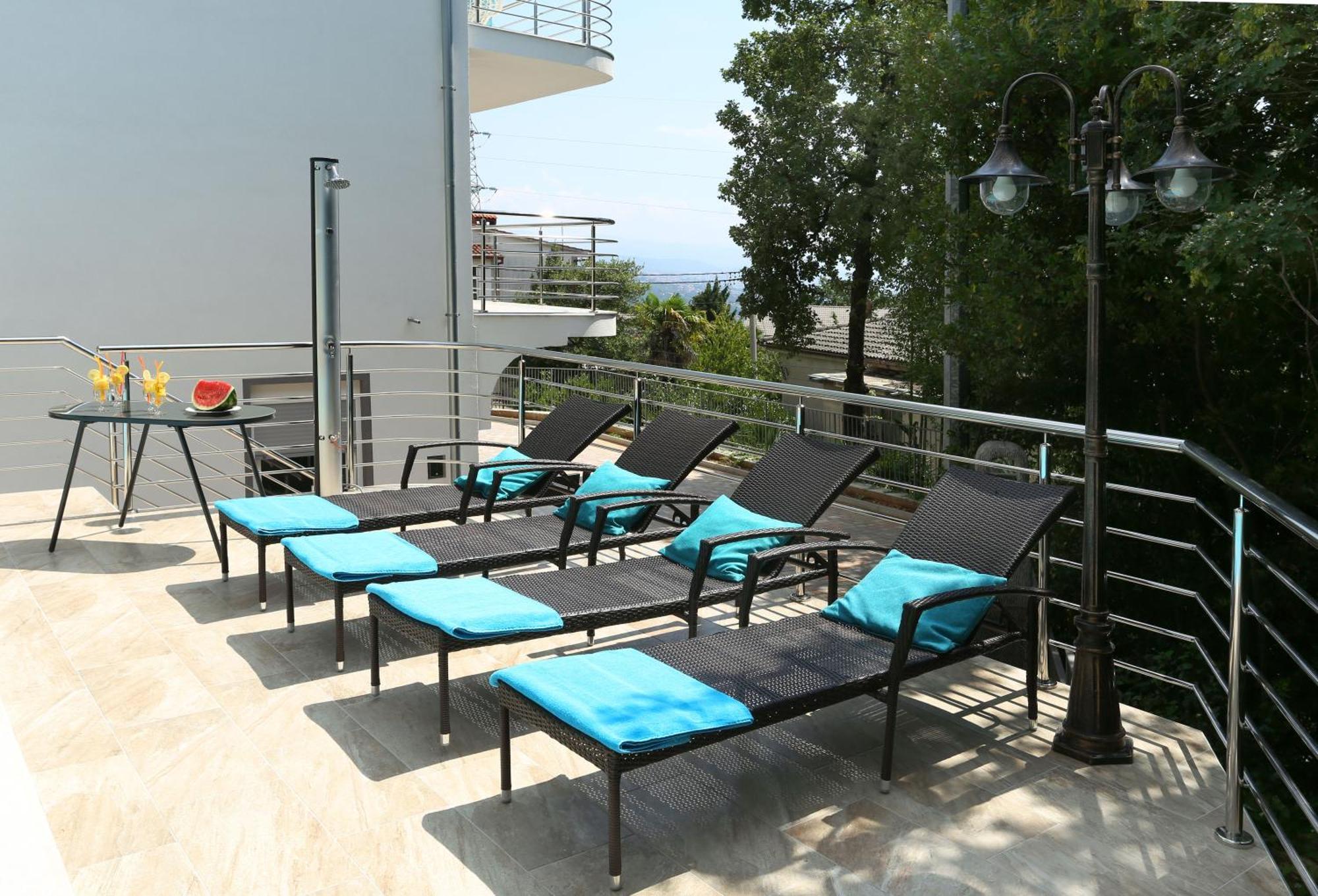 Villa Dragi With Pool, Sauna, & Whirlpool โอปาติยา ห้อง รูปภาพ