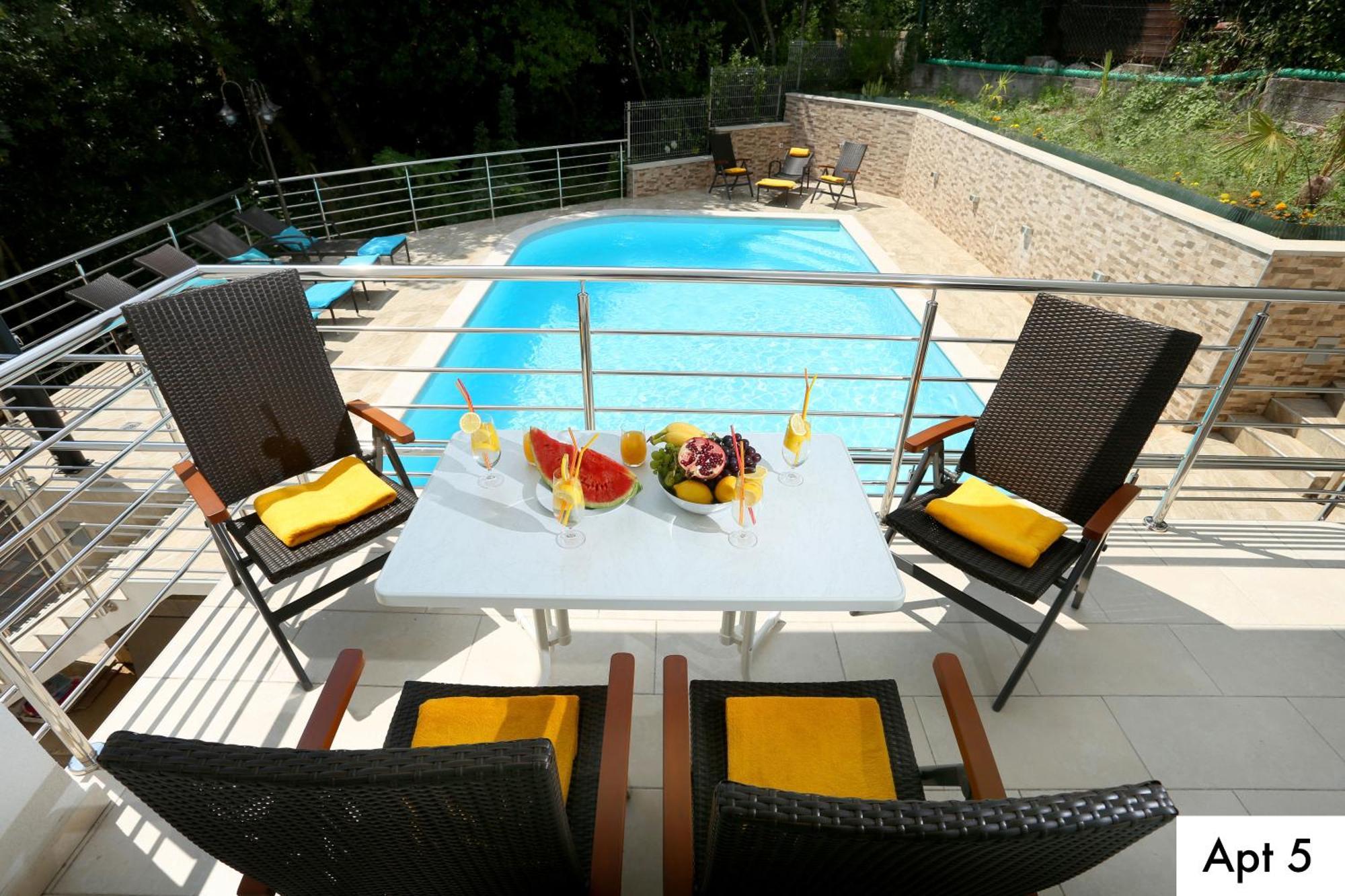 Villa Dragi With Pool, Sauna, & Whirlpool โอปาติยา ห้อง รูปภาพ