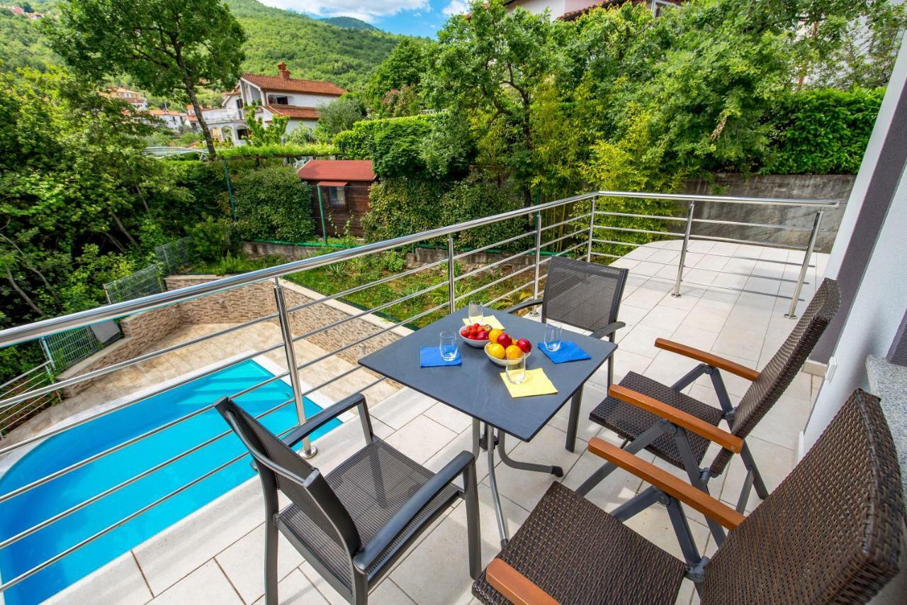 Villa Dragi With Pool, Sauna, & Whirlpool โอปาติยา ห้อง รูปภาพ